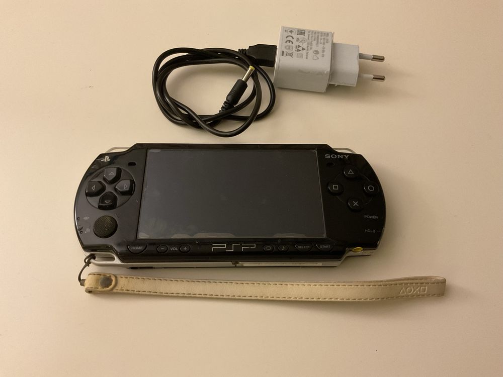 PSP 2000 Sony PlayStation 2000 karta 64GB i ponad 80 gier