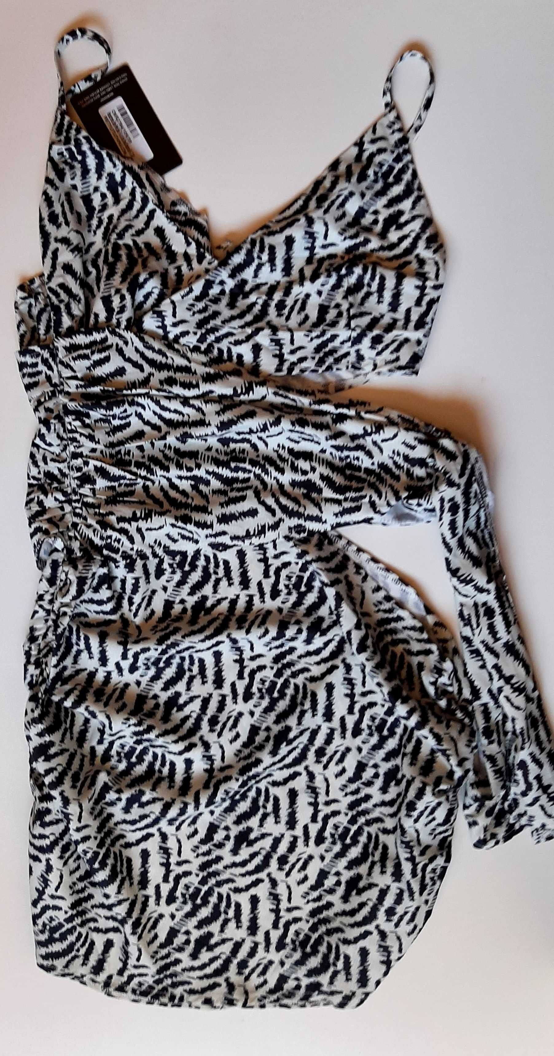 Sukienka zebra PrettyLittleThing rozmiar L