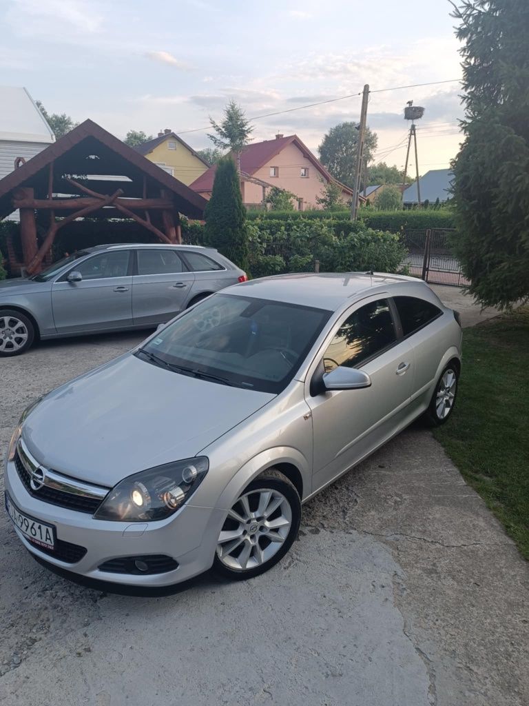 Opel Astra GTC 1.7cdti
