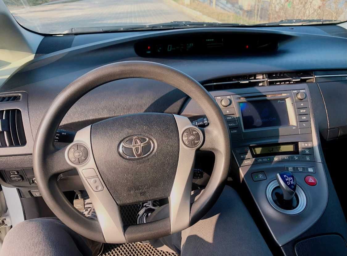 Toyota Prius Hybrid 2014 ПОСЛЕДНЯЯ ЦЕНА