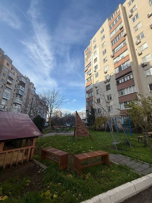 1но комнатная квартира 47 кв метров Вузовский. Кирпичный дом