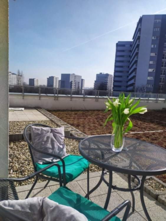 Apartament(4 Wieże)z tarasem i miejscem parkingowym podziemnym.