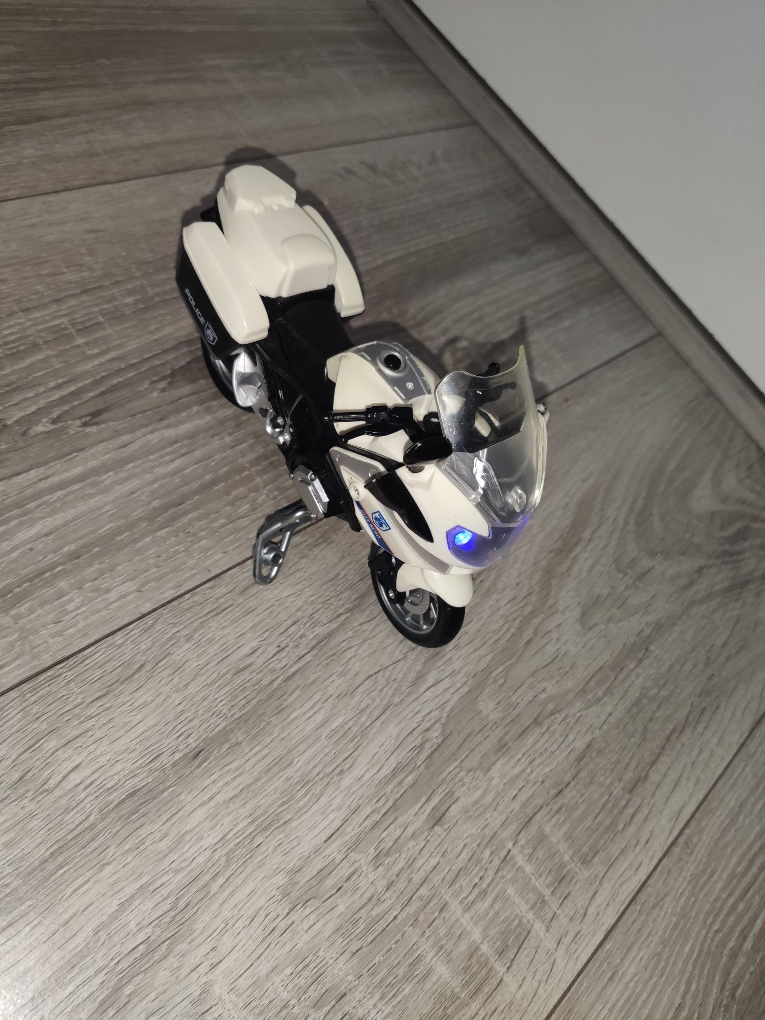 Motocykl policyjny z dźwiękiem i światłem zabawka