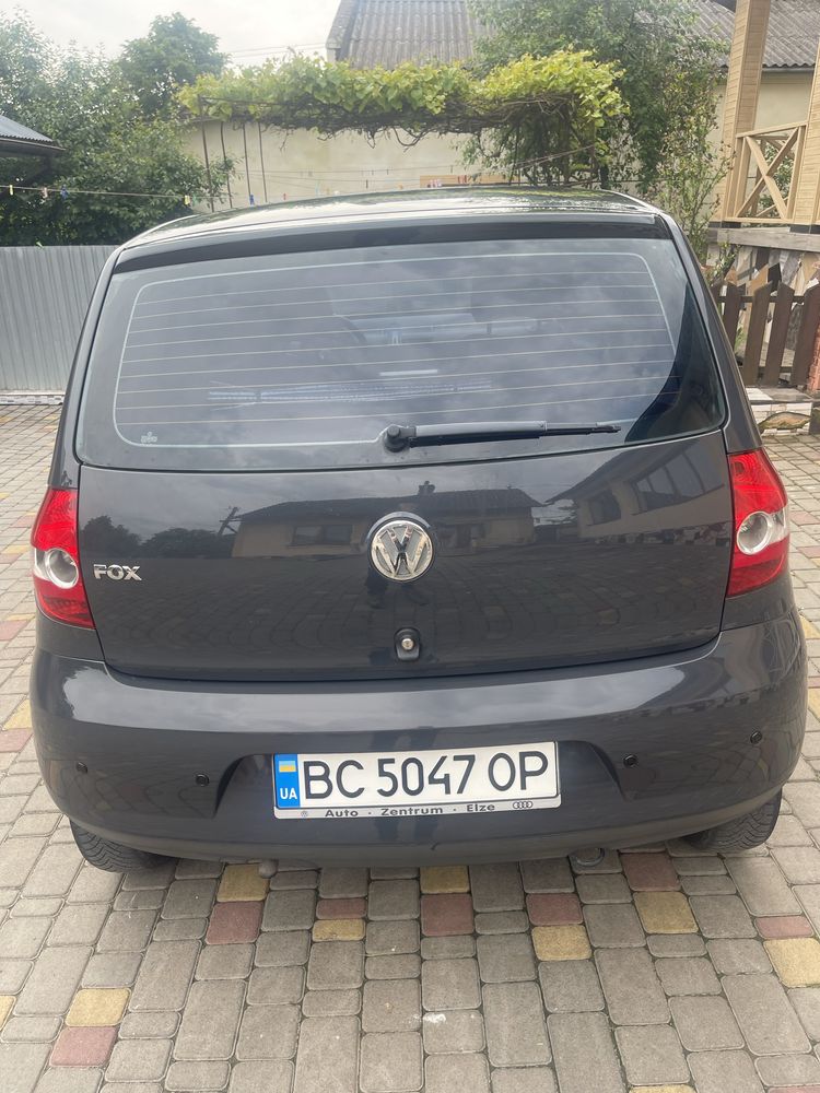 Авто Фольцвагег Фокс