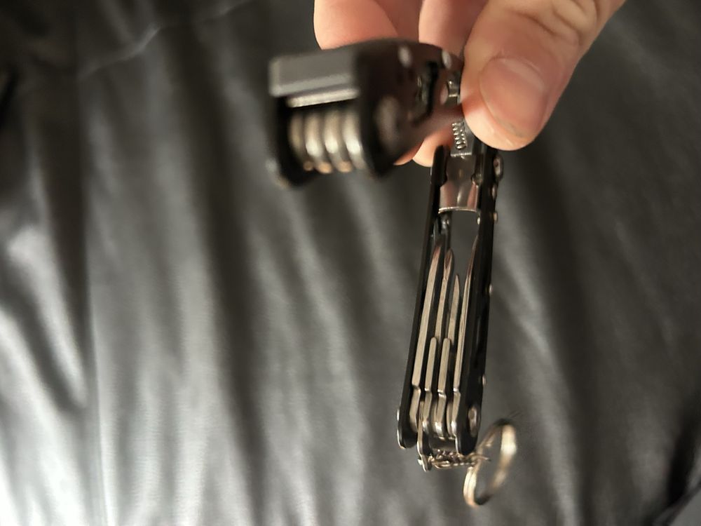 Multitool czarno srebrny Nowy