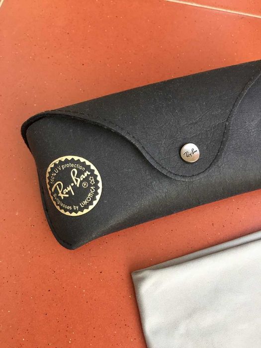 Caixa para guardar óculos sol RAY BAN -- Só caixa + pano limpeza -- 03