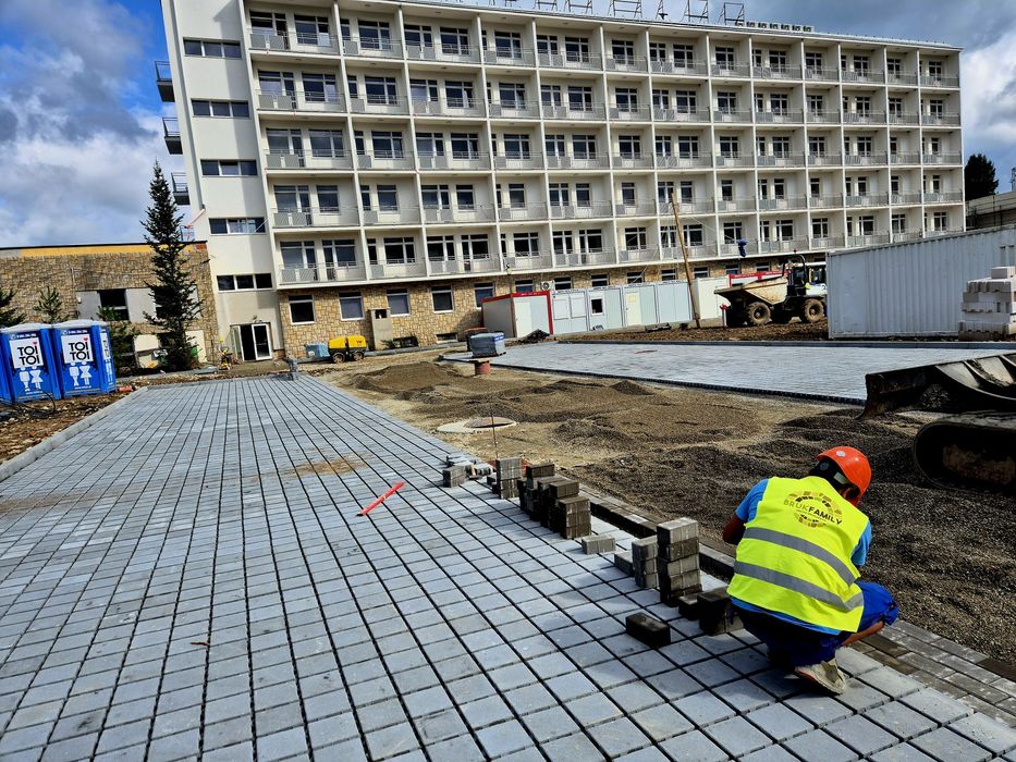 Układanie KOSTKI granitowej i betonowej #BrukFamily