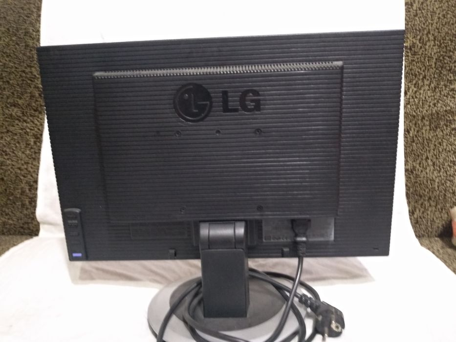 Монитор LG  L 204 WT