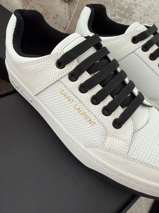 Шкіряні жіночі кросівки чорні, бежеві, темно-зелені бренд