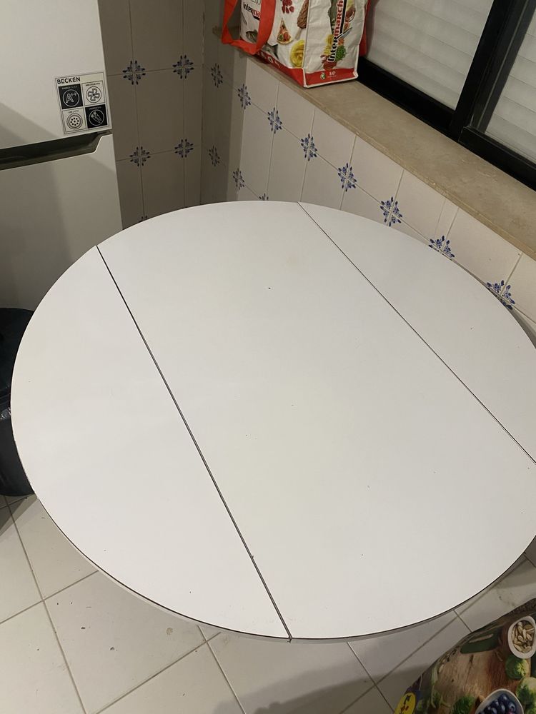 Mesa redonda de cozinha