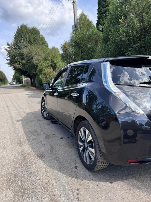 Продам Ніссан ліф