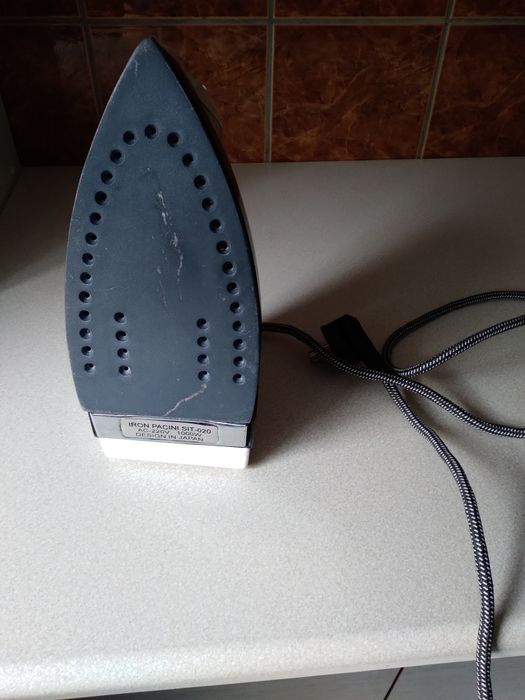 Pacini żelazko elektryczne