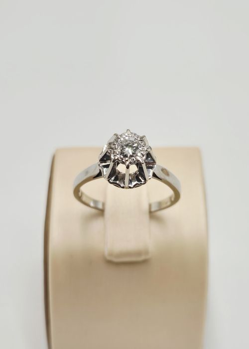 Złoty pierścionek z Diament próba 750