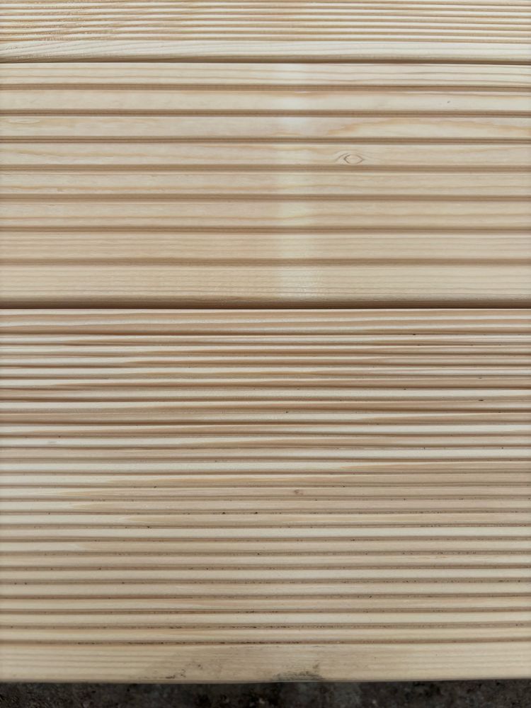 Deska tarasowa 27x145 mm gładka/ryflowana – świerk skandynawski