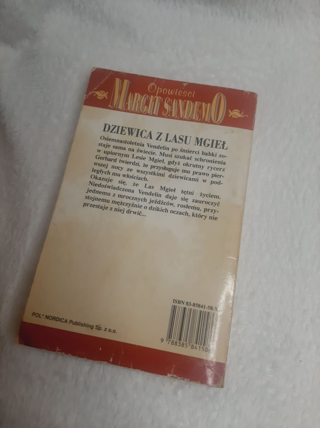 Margit Sandemo   Dziewica z lasu mgieł