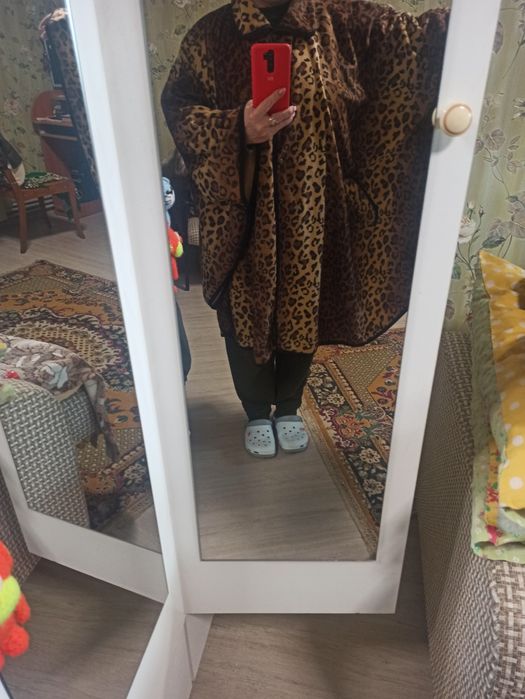 Жіноче тигрове пончо