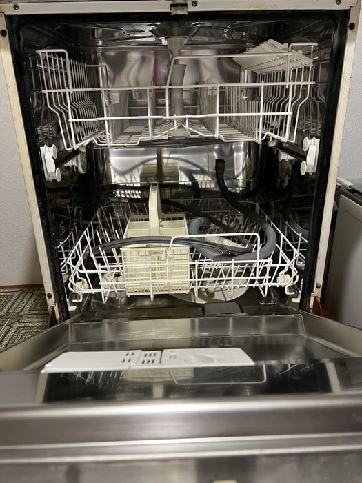 Maquina lavar Loiça Ariston Aristella LS603