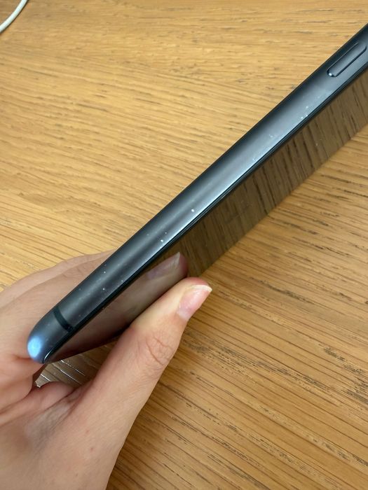 Vendo iPhone 11 64GB, desbloqueado, com bateria NOVA e caixa completa