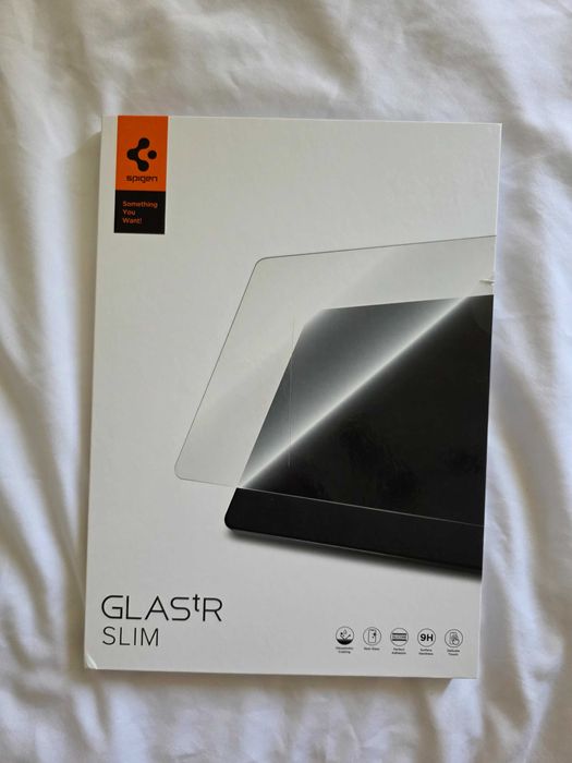 Захисне скло Spigen для MacBook Air M2 GLAS.tR SLIM, Black (AGL05504)