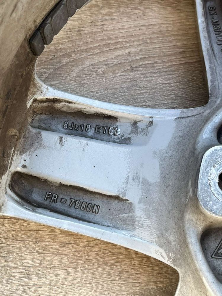Goauto диски Porsche 5/130 r18 et53 8j dia71,7 в чудовому стані