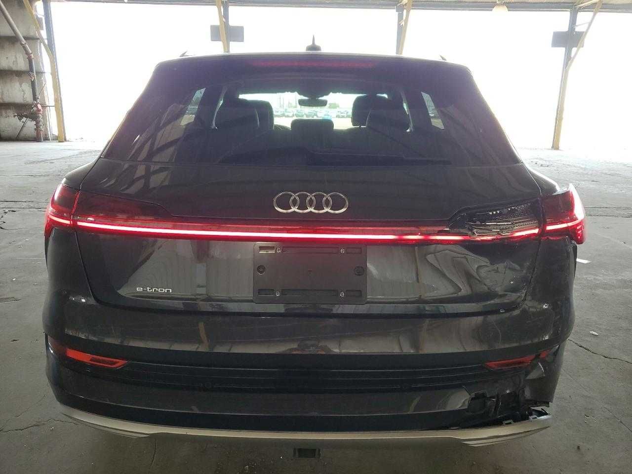 Audi E-Tron Prestige 2019)