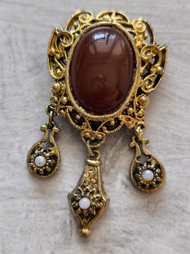 Broszka w stylu wiktoriańskim Vintage