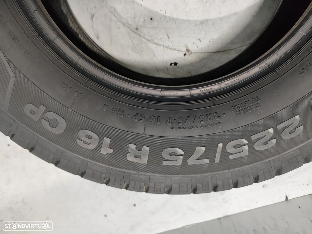 2 pneus semi novos 225-75r16c camping - oferta dos portes 110 EUROS