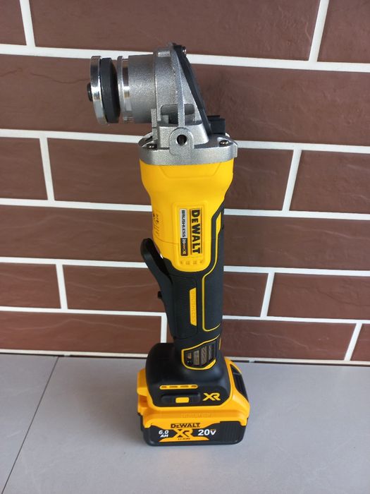 Продам болгарку Dewalt DCN 406