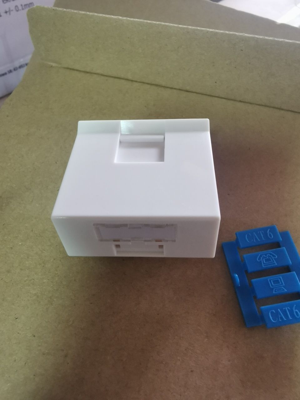 Adapter kątowy 45x45mm do modułów 1xRJ45 keystone