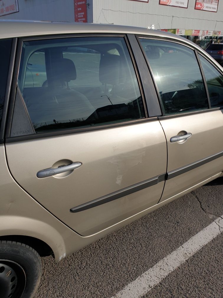 Renault Scenic 2006рік 2.0 газ/бензин