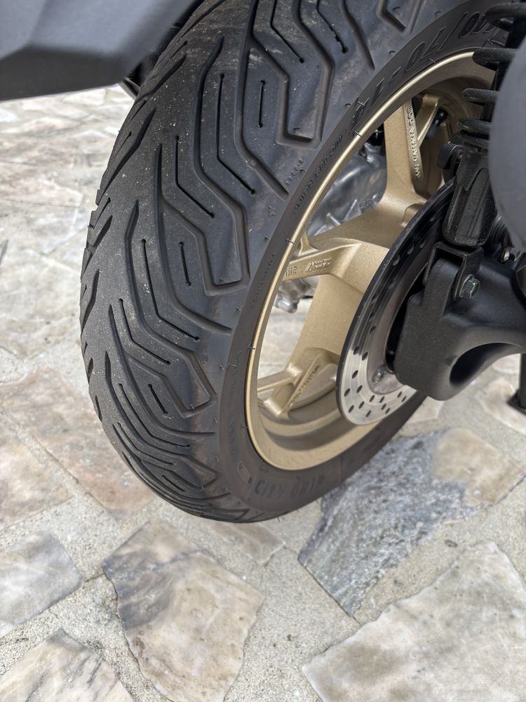 Yamaha x max 125 (tech max)