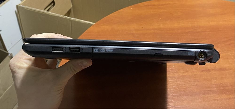 Acer Aspire E1-570G 15.6" 8GB RAM/720GB HDD i5-3 nvidia720 1GB D887