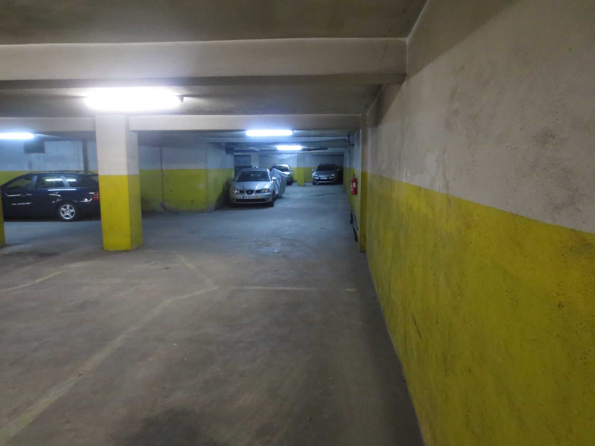 Lugar de Garagem com 12,5 m2, no centro de Valongo