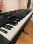 Yamaha MOTIF XF8 + case + 2 GB