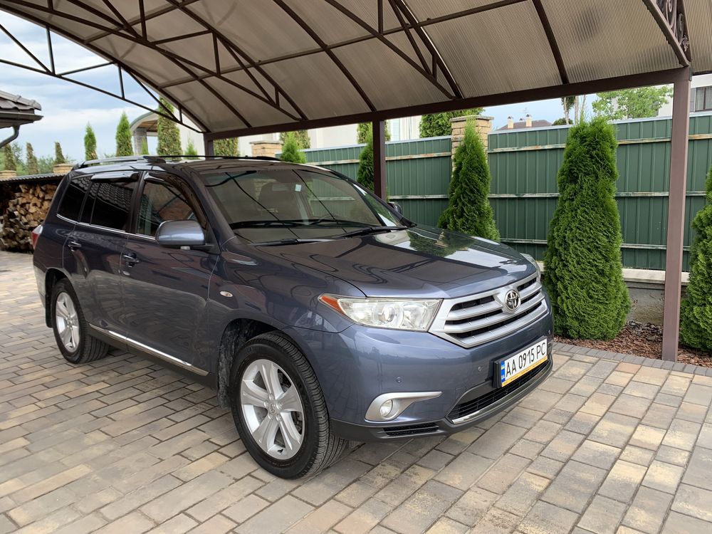 Продам офіційну Toyota Highlander 2011 3,5