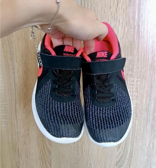 Nike кросівки 20,3см стелька на липучці