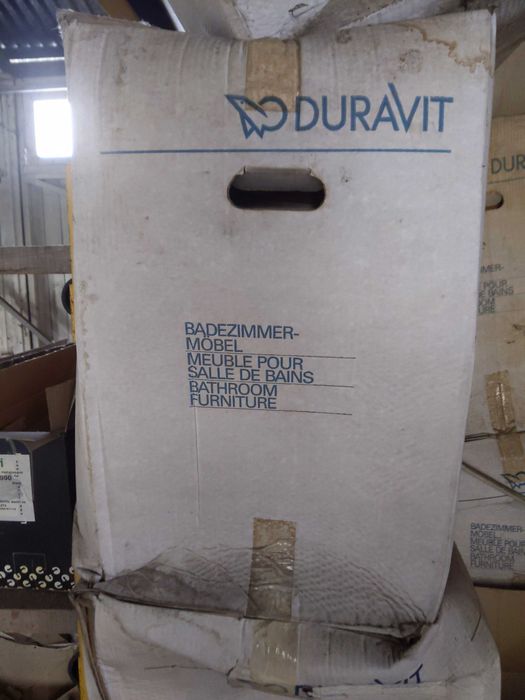 Móvel de WC novos na caixa