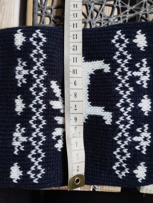 Śliczny nowy sweterek -golf dla pieska