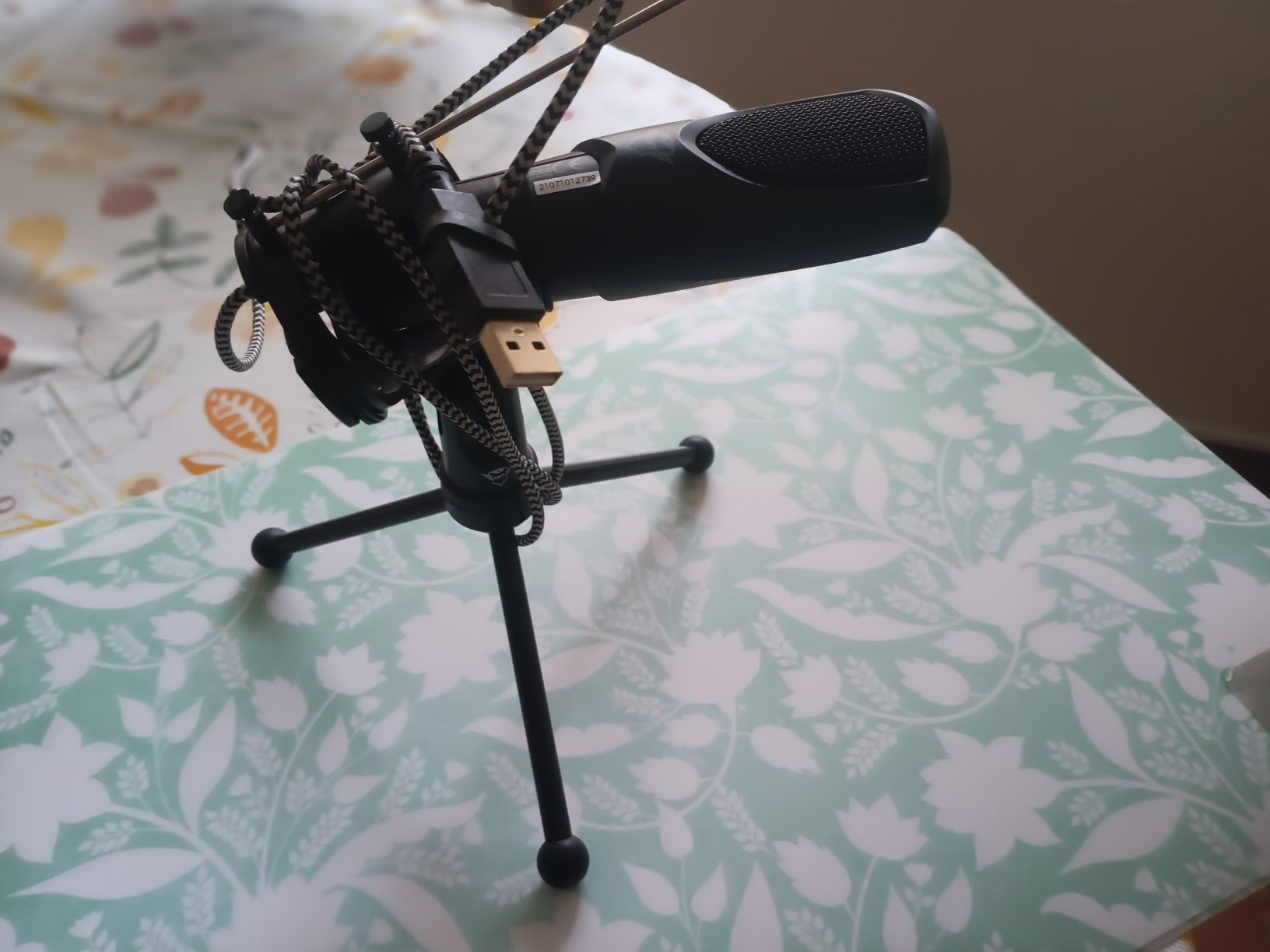 Microfone TRUST GXT 232 Mantis Streaming (Com Cabo - Preto)
