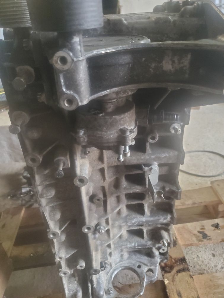Блок мотора bmw f01 f02 e90 n54 f30 f10 x6 n54b30 шатун ГБЦ поршень е6
