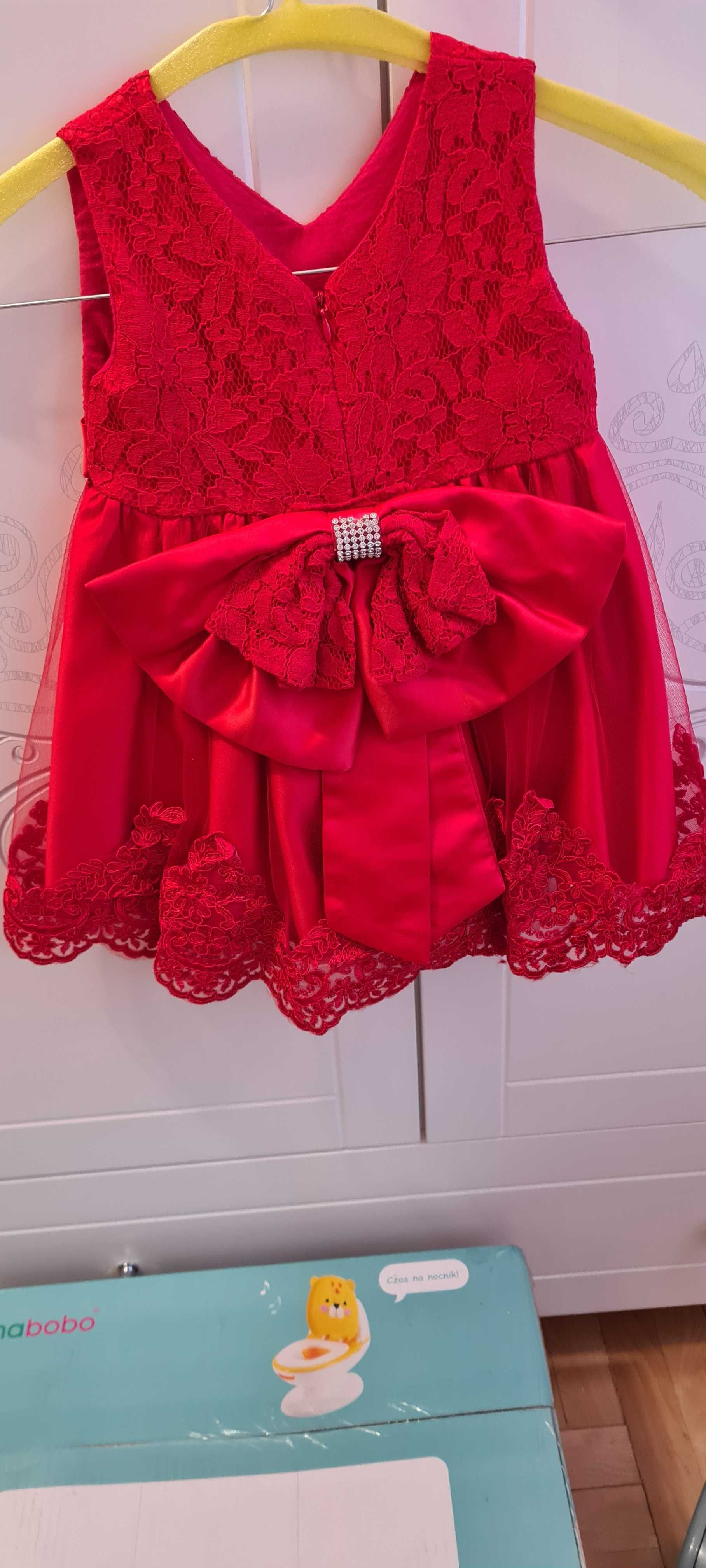 Czerwona, tiulowa sukienka dla dziewczynki w roz 80/86