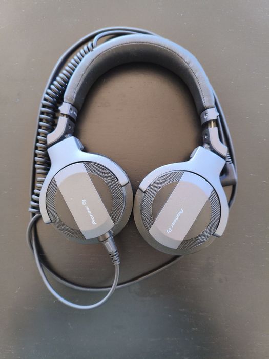 Dj Controller Hercules Impulse 500 + Auscultadores Pioneer HDJ-CUE 1