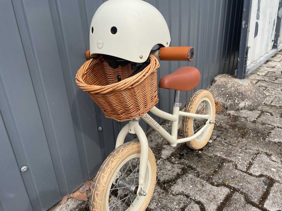 Bicicleta e Capacete Banwood