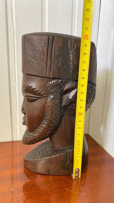 Arte africana busto em madeira