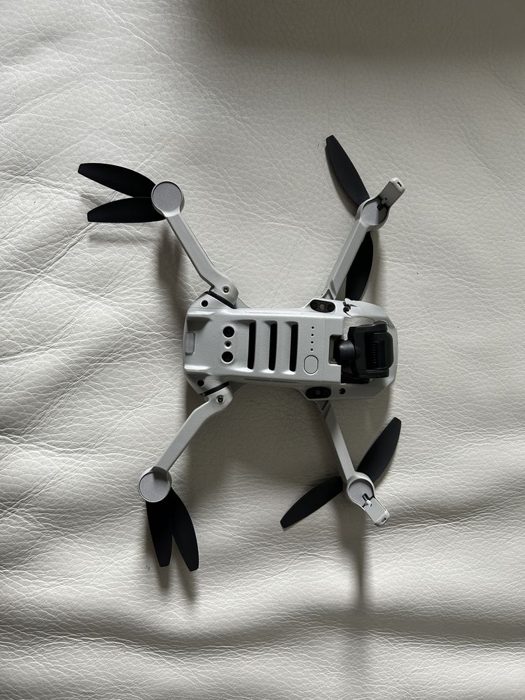 Dron Dji mini 2 fly more combo