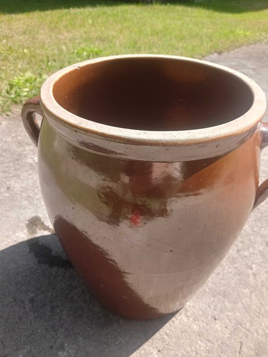 Kamienny garnek w dobrym stanie