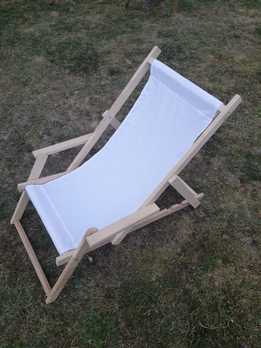 Leżak ogrodowy leżak plażowy drewniany z podłokietnikiem