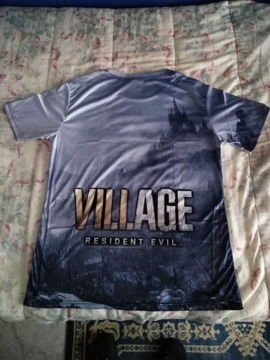T-Shirt Resident Evil Village Castle Dimitrescu