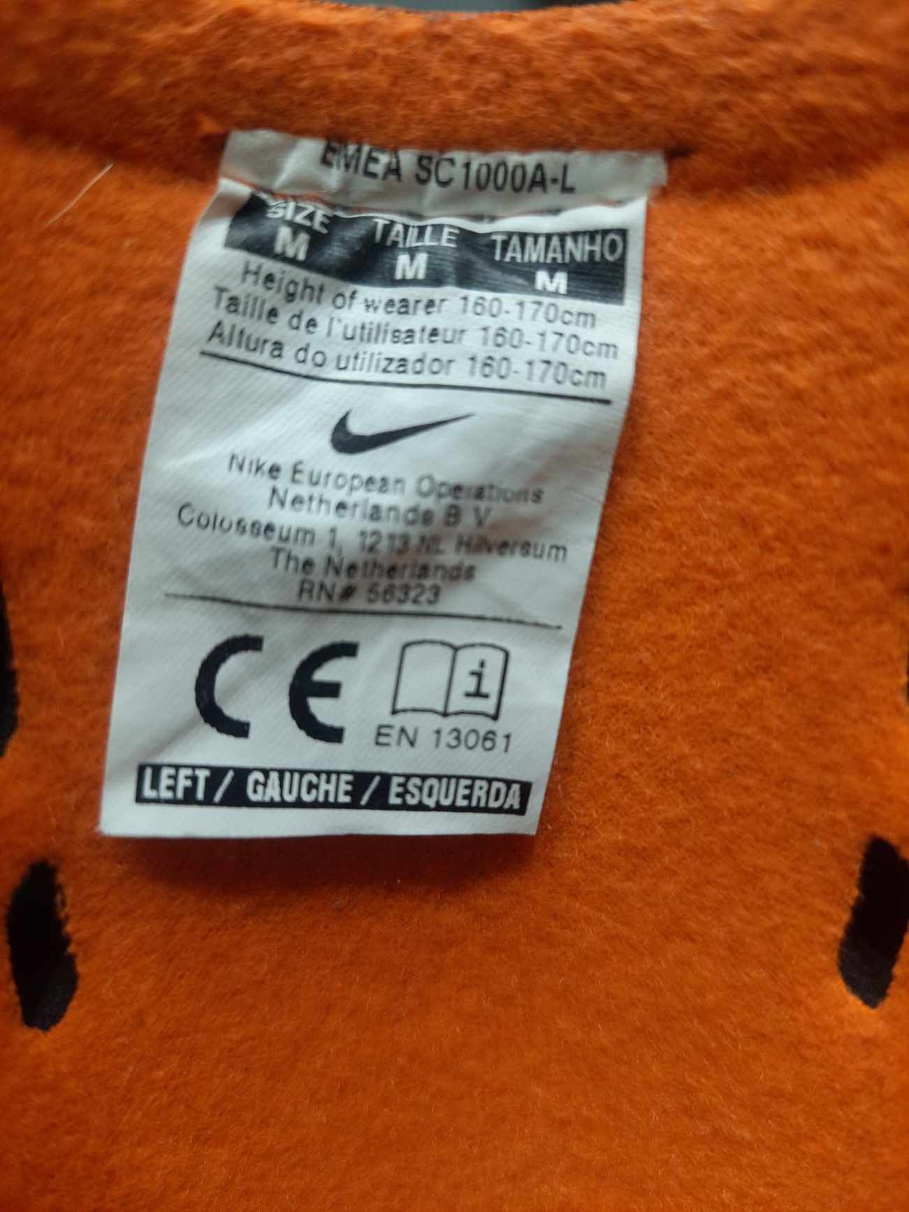 Ochraniacze piłkarskie NIKE T90