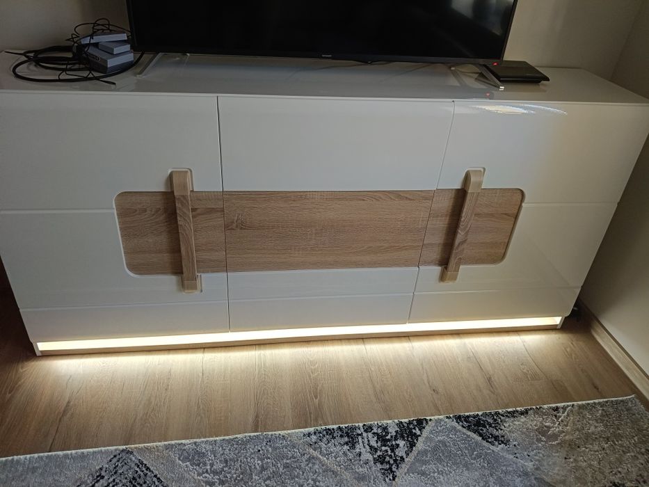 Super okazja duża komoda do salonu